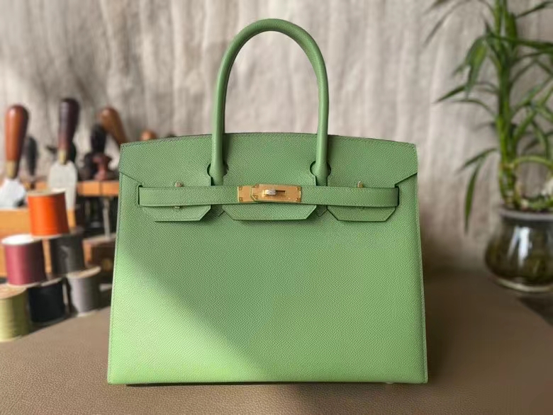Hermès（爱马仕）Birkin 铂金包 牛油果绿 Epsom 掌纹皮 金扣 30cm 外缝 全手工蜡线缝制