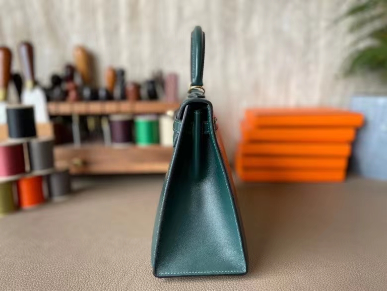 Hermès（爱马仕）Kelly 凯莉包 Box皮 英国绿 金扣 25cm 全手工蜡线缝制