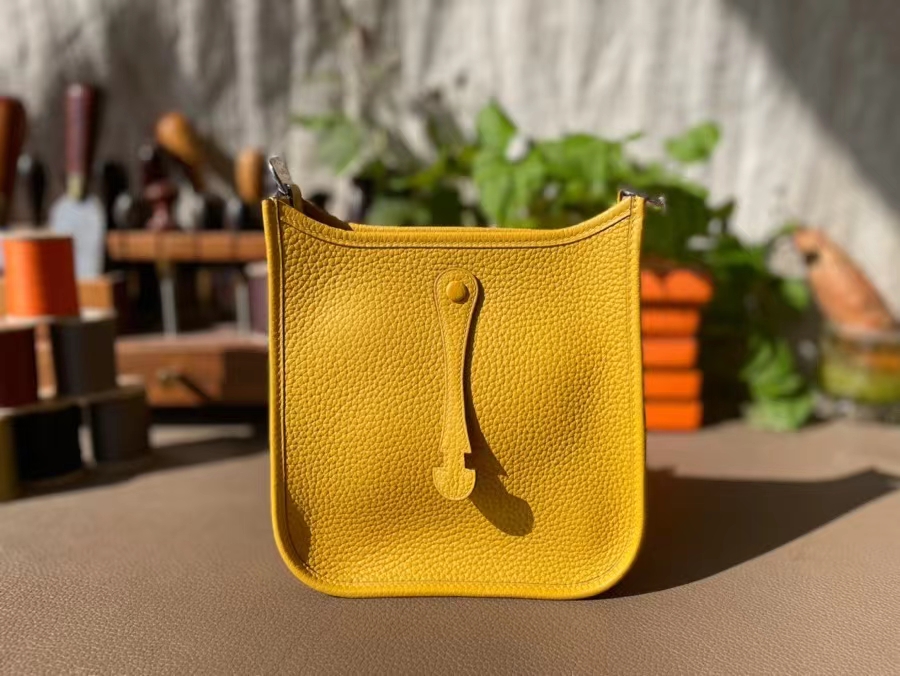 Hermès（爱马仕）Mini Evelyne 迷你伊芙琳 TC大牛皮 琥珀黄 银扣 17cm