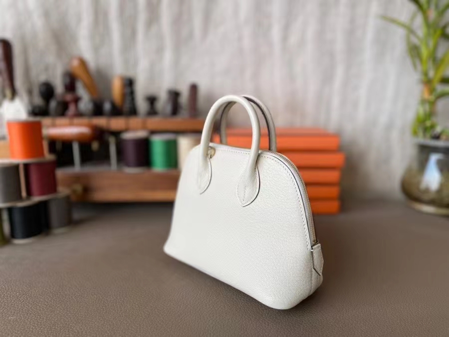 Hermès（爱马仕）Mini Bolide 保龄球包 山羊皮 奶油白 金扣 19cm