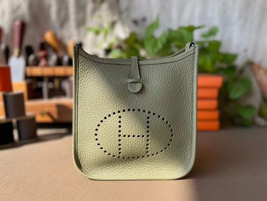 Hermès（爱马仕）Mini Evelyne 迷你伊芙琳 TC大牛皮 杏仁绿 银扣 17cm