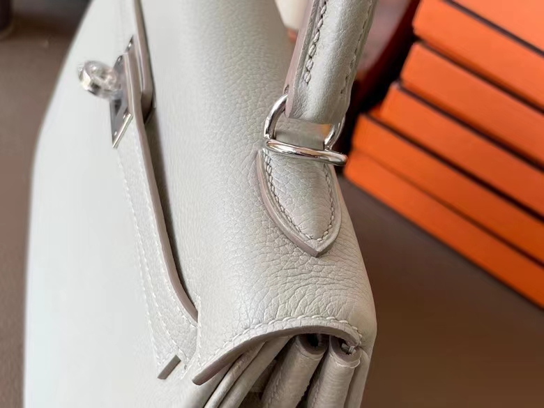 Hermès（爱马仕）Kelly 凯莉包 珍珠灰 Togo 顶级小牛皮 银扣 25cm