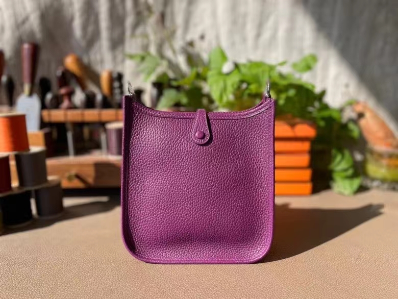 Hermès（爱马仕）Mini Evelyne 迷你伊芙琳 TC大牛皮 海葵紫 银扣 17cm