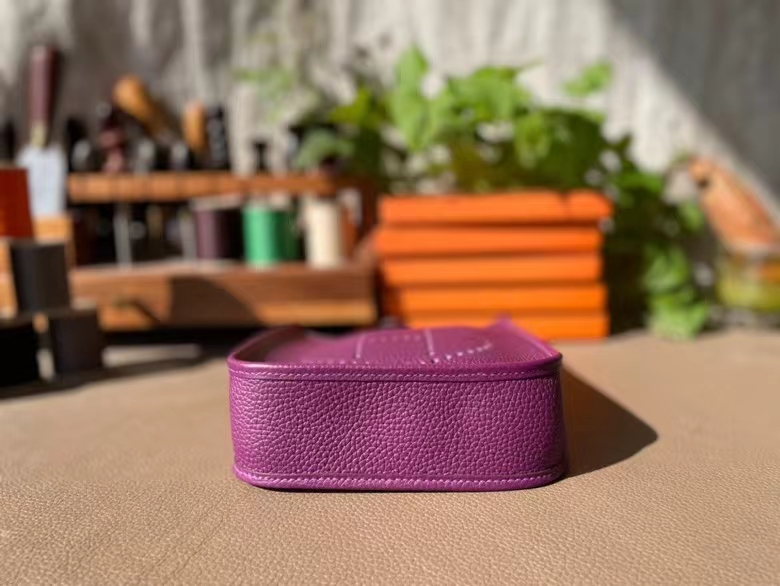 Hermès（爱马仕）Mini Evelyne 迷你伊芙琳 TC大牛皮 海葵紫 银扣 17cm