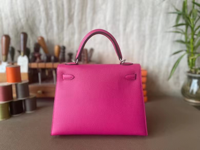Hermès（爱马仕）Kelly 凯莉包 Epsom 掌纹皮 玫瑰紫 银扣 25cm 全手工蜡线缝制