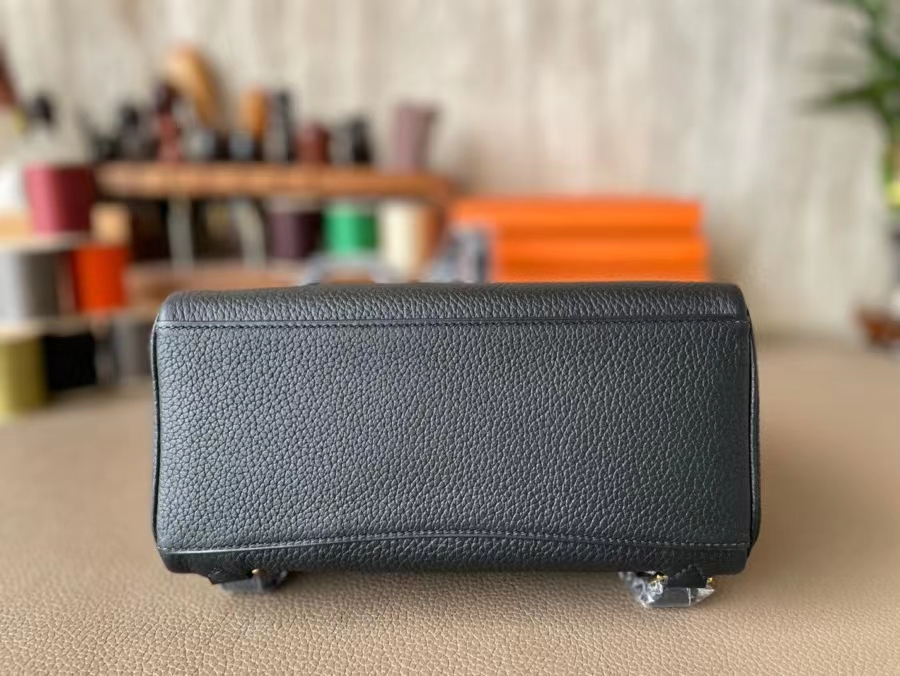 Hermès（爱马仕）Kelly Ado 双肩包 TC牛皮 黑色 金扣 21cm