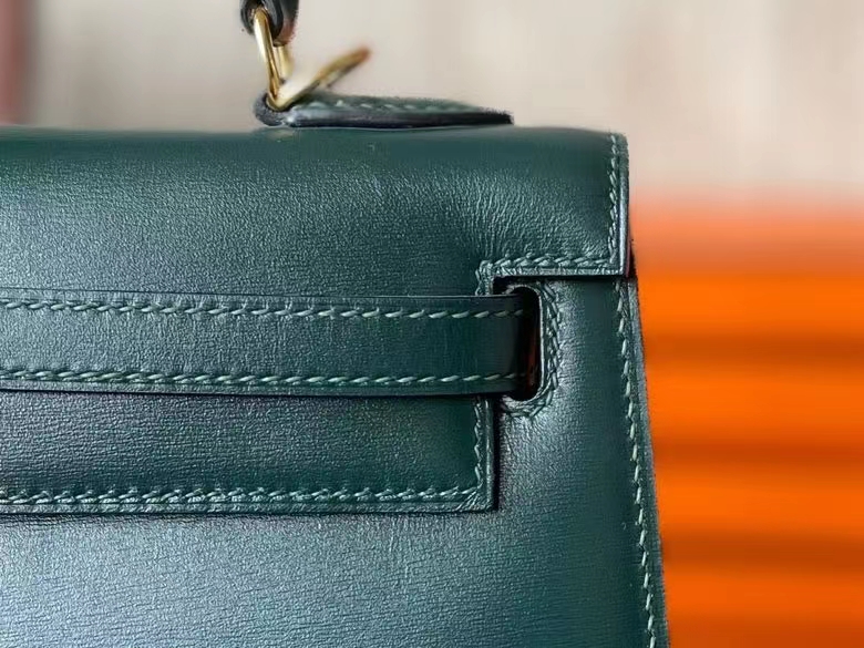 Hermès（爱马仕）Kelly 凯莉包 Box皮 英国绿 金扣 25cm 全手工蜡线缝制