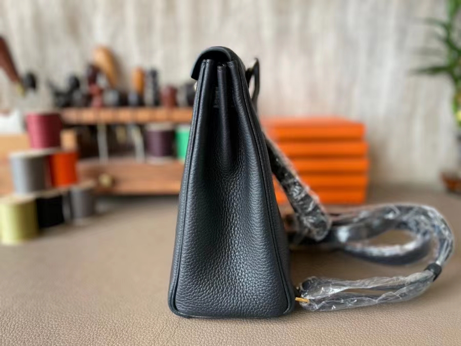 Hermès（爱马仕）Kelly Ado 双肩包 TC牛皮 黑色 金扣 21cm