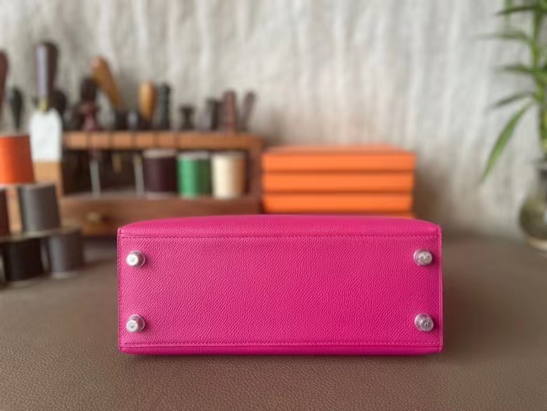 Hermès（爱马仕）Kelly 凯莉包 Epsom 掌纹皮 玫瑰紫 银扣 25cm 全手工蜡线缝制