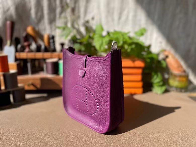 Hermès（爱马仕）Mini Evelyne 迷你伊芙琳 TC大牛皮 海葵紫 银扣 17cm