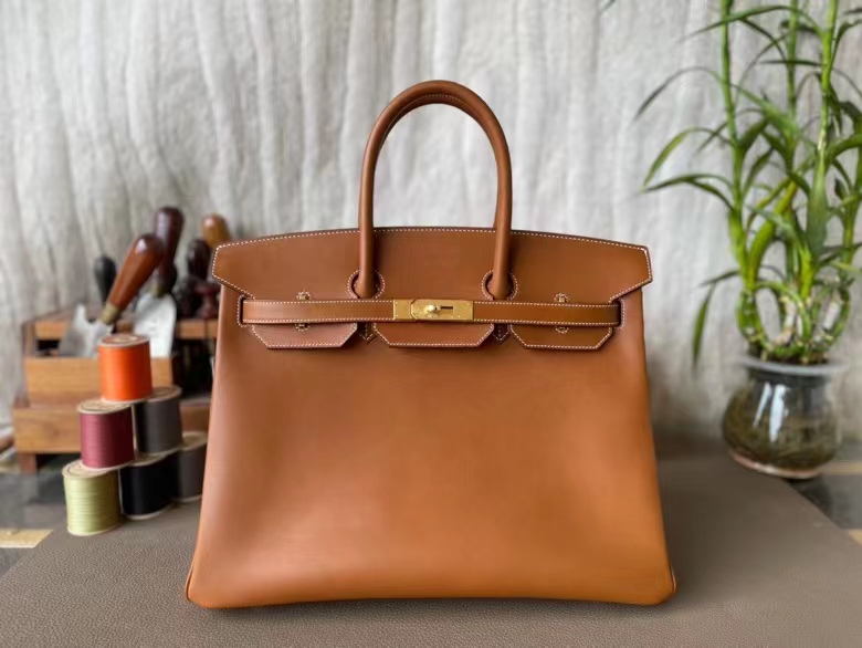 Hermès（爱马仕）Birkin 铂金包 平纹马鞍皮 金棕色 金扣 35cm