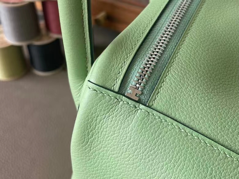 Hermès（爱马仕）Lindy 琳迪包 Evercolor皮 牛油果绿 银扣 30cm