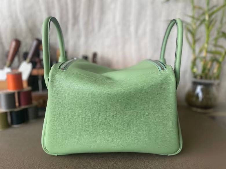 Hermès（爱马仕）Lindy 琳迪包 Evercolor皮 牛油果绿 银扣 30cm