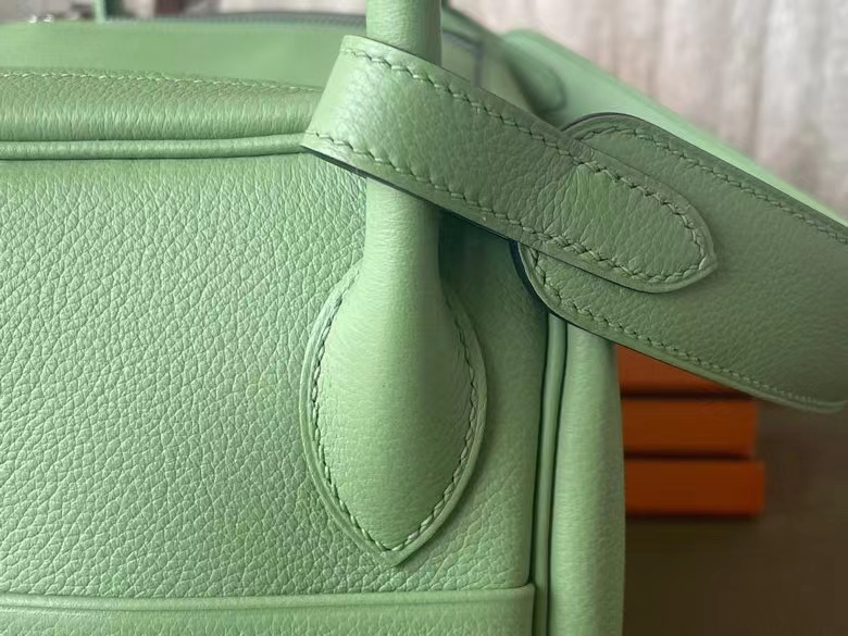 Hermès（爱马仕）Lindy 琳迪包 Evercolor皮 牛油果绿 银扣 30cm