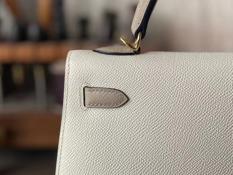 Hermès（爱马仕）Kelly 凯莉包 Epsom 掌纹皮 奶昔白 拼 风衣灰 金扣 25cm