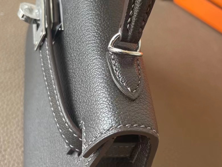 Hermès（爱马仕）Mini Kelly 迷你凯莉 Chevre 山羊皮 乌木色 银扣 19cm 二代