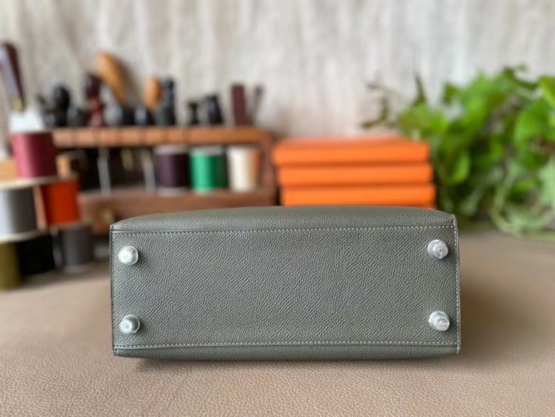 Hermès（爱马仕）Kelly 凯莉包 Epsom 掌纹皮 灰绿色 银扣 25cm