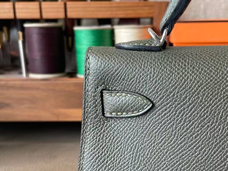 Hermès（爱马仕）Mini kelly 迷你凯莉 Epsom 掌纹皮 灰绿色 银扣 19cm 二代