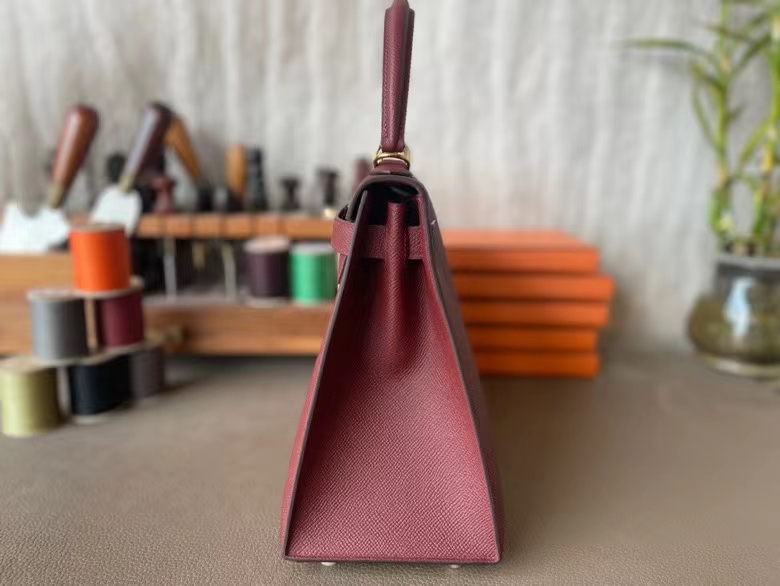 Hermès（爱马仕）Kelly 凯莉包 Epsom 掌纹皮 爱马仕红 金扣 28cm