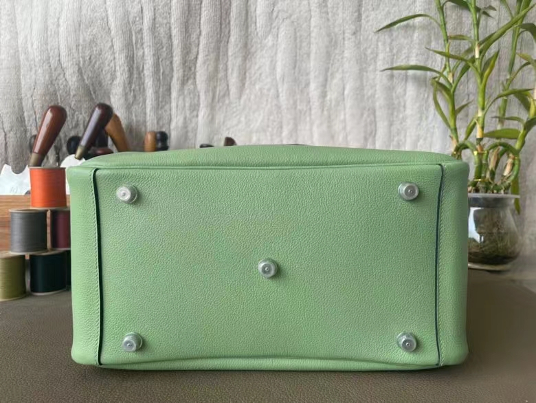 Hermès（爱马仕）Lindy 琳迪包 Evercolor皮 牛油果绿 银扣 30cm