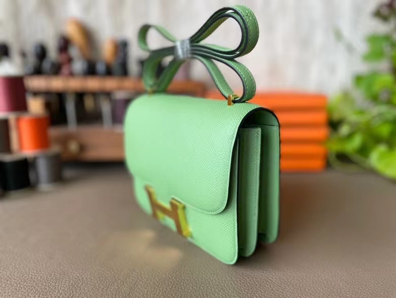 Hermès（爱马仕）Constance 康康 Epsom 掌纹皮 牛油果绿 金扣 19cm