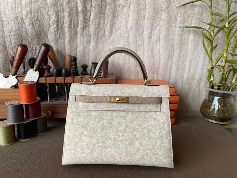 Hermès（爱马仕）Kelly 凯莉包 Epsom 掌纹皮 奶昔白 拼 风衣灰 金扣 25cm