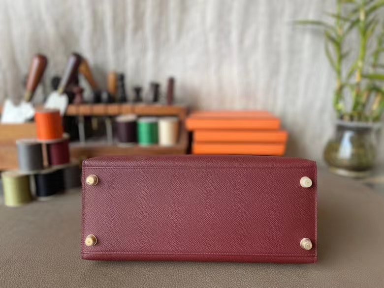 Hermès（爱马仕）Kelly 凯莉包 Epsom 掌纹皮 爱马仕红 金扣 28cm
