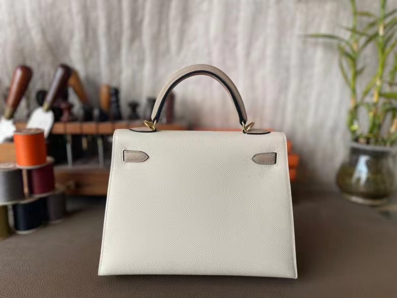 Hermès（爱马仕）Kelly 凯莉包 Epsom 掌纹皮 奶昔白 拼 风衣灰 金扣 25cm