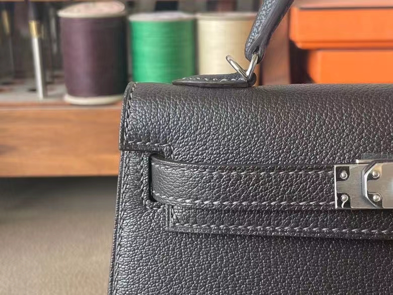 Hermès（爱马仕）Mini Kelly 迷你凯莉 Chevre 山羊皮 乌木色 银扣 19cm 二代
