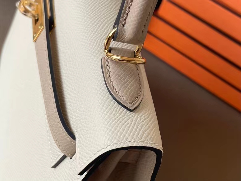 Hermès（爱马仕）Kelly 凯莉包 Epsom 掌纹皮 奶昔白 拼 风衣灰 金扣 25cm