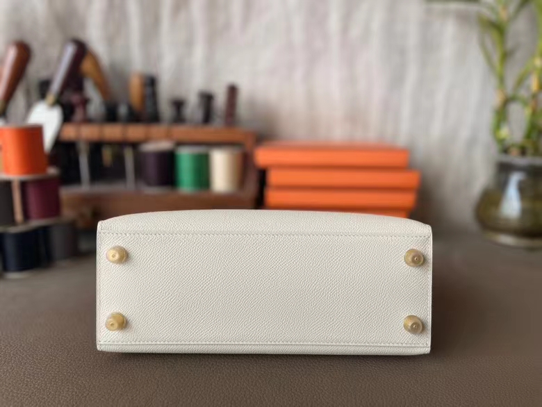 Hermès（爱马仕）Kelly 凯莉包 Epsom 掌纹皮 奶昔白 拼 风衣灰 金扣 25cm