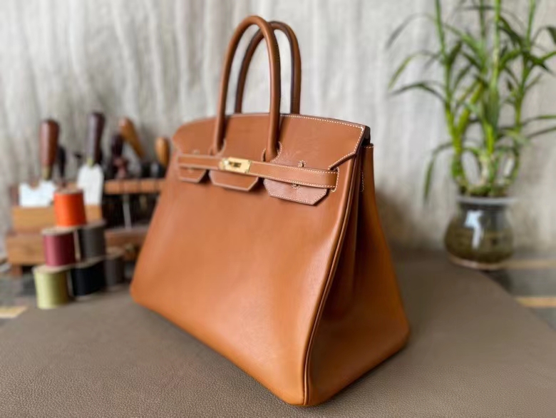 Hermès（爱马仕）Birkin 铂金包 平纹马鞍皮 金棕色 金扣 35cm