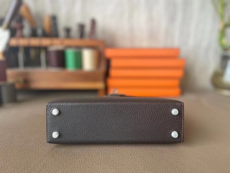 Hermès（爱马仕）Mini Kelly 迷你凯莉 Chevre 山羊皮 乌木色 银扣 19cm 二代